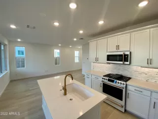 Photo #3: 6453733 Listing