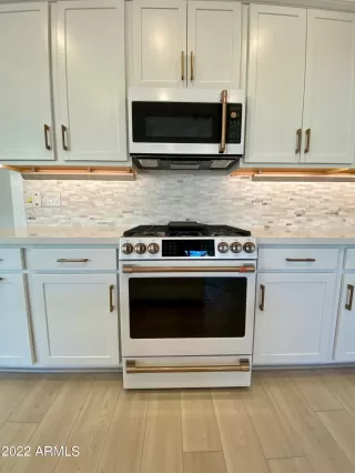 Photo #5: 6453733 Listing