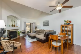 Photo #4: 6453918 Listing