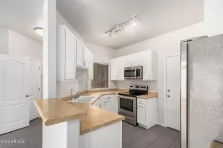 Photo #5: 6454175 Listing