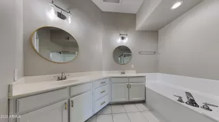 Photo #5: 6454230 Listing