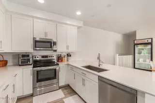 Photo #6: 6454259 Listing 