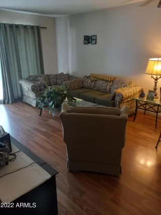 Photo #5: 6454450 Listing