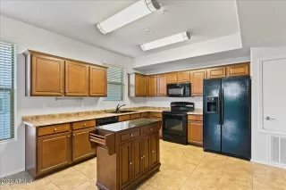 Photo #6: 6454460 Listing