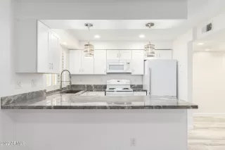 Photo #3: 6454520 Listing 