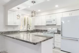 Photo #5: 6454520 Listing 