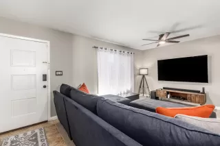 Photo #4: 6454687 Listing