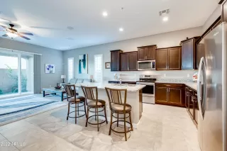 Photo #5: 6454703 Listing