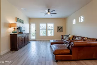 Photo #5: 6454801 Listing