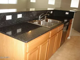 Photo #3: 6454809 Listing