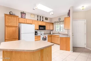 Photo #2: 6455103 Listing