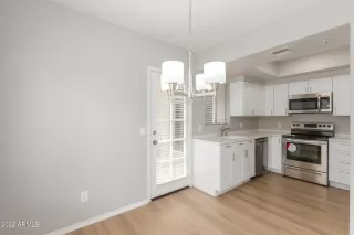 Photo #5: 6455116 Listing