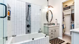 Photo #4: 6455224 Listing