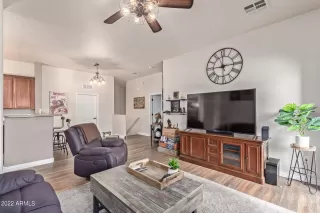 Photo #5: 6455611 Listing 