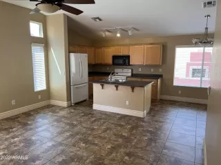 Photo #3: 6455796 Listing 