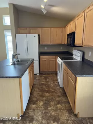 Photo #6: 6455796 Listing 