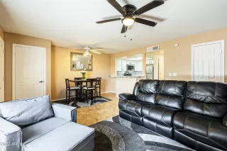 Photo #6: 6455971 Listing 