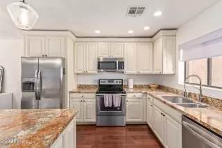 Photo #2: 6456016 Listing 