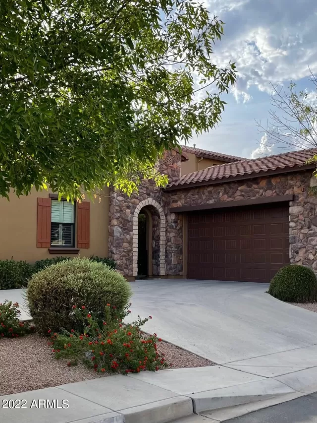 MLS: 6456123 Condo For Sale