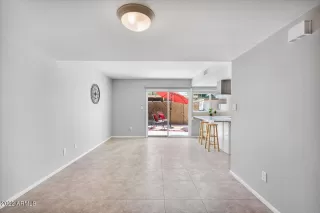 Photo #5: 6456853 Listing