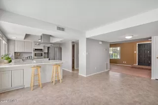 Photo #6: 6456853 Listing