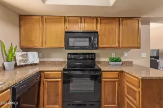 Photo #3: 6457497 Listing