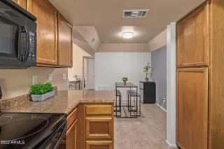 Photo #4: 6457497 Listing