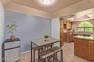 Photo #5: 6457497 Listing