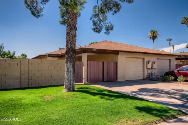 MLS: 6457753 Condo For Sale