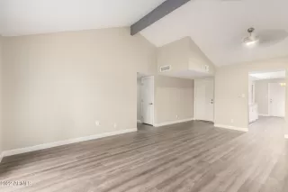 Photo #4: 6458388 Listing