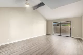 Photo #5: 6458388 Listing