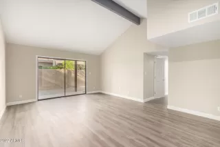 Photo #6: 6458388 Listing