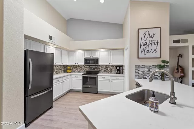 MLS: 6458539 Condo For Sale