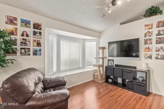 Photo #4: 6458838 Listing