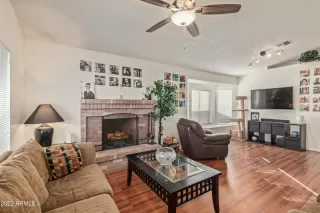 Photo #5: 6458838 Listing