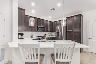 Photo #4: 6459091 Listing 