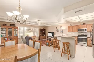 Photo #5: 6459161 Listing