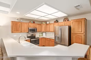 Photo #6: 6459161 Listing