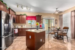 Photo #6: 6459187 Listing 