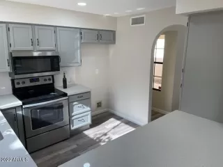 Photo #2: 6459485 Listing