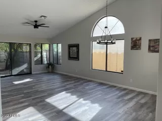 Photo #4: 6459485 Listing