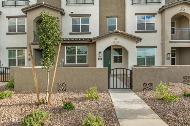 MLS: 6459599 Condo For Sale