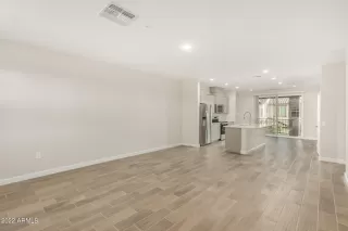 Photo #6: 6459599 Listing
