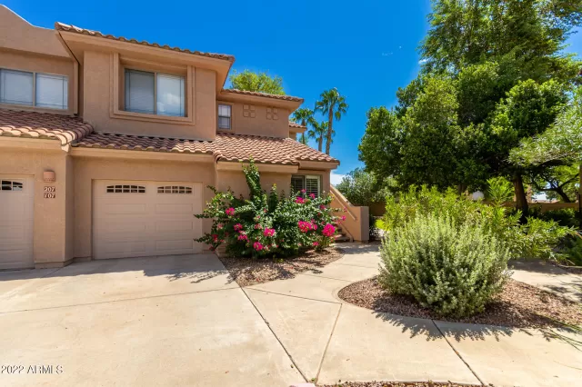 MLS: 6459748 Condo For Sale