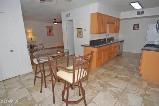 Photo #5: 6459844 Listing