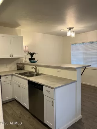 Photo #2: 6460007 Listing