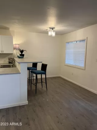 Photo #5: 6460007 Listing