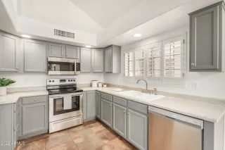 Photo #2: 6460186 Listing