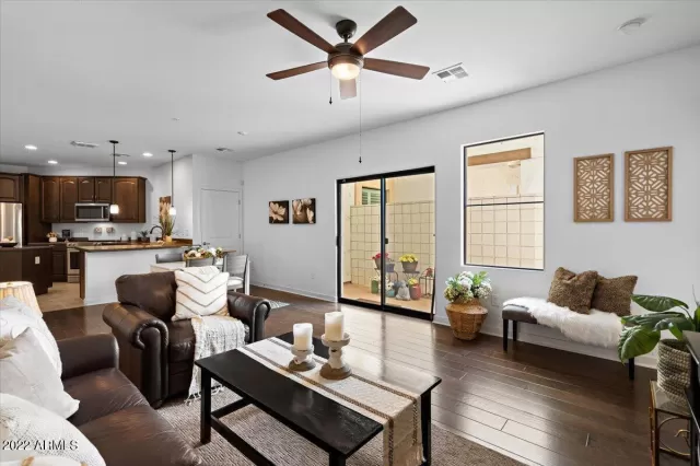 MLS: 6460300 Condo For Sale