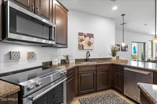 Photo #5: 6460300 Listing 